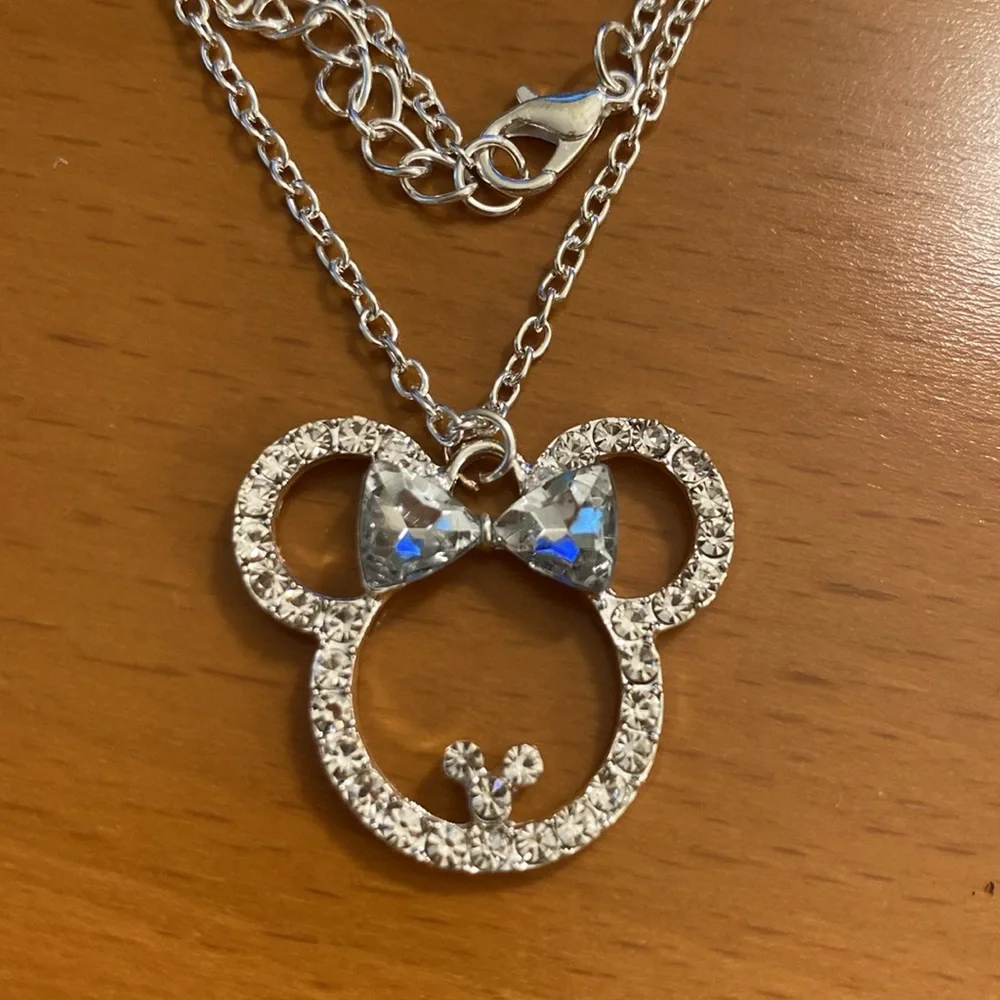 Unbranded elegant silver